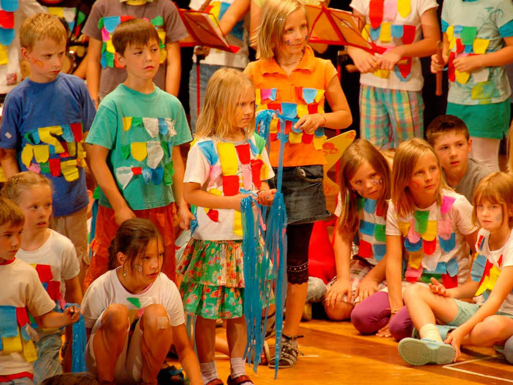 Der Regenbogenfisch: die Klassen 1a, 1b, 2a, 2b der Ren-Schickele-Schule Badenweiler