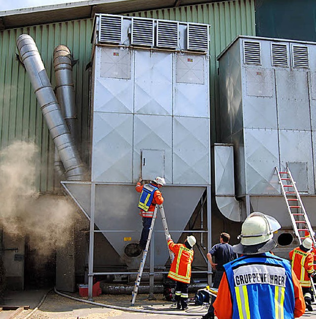 Mit 70 Mann war die Feuerwehr gestern bei einem Brand in Unadingen im Einsatz.  | Foto: AQFO
