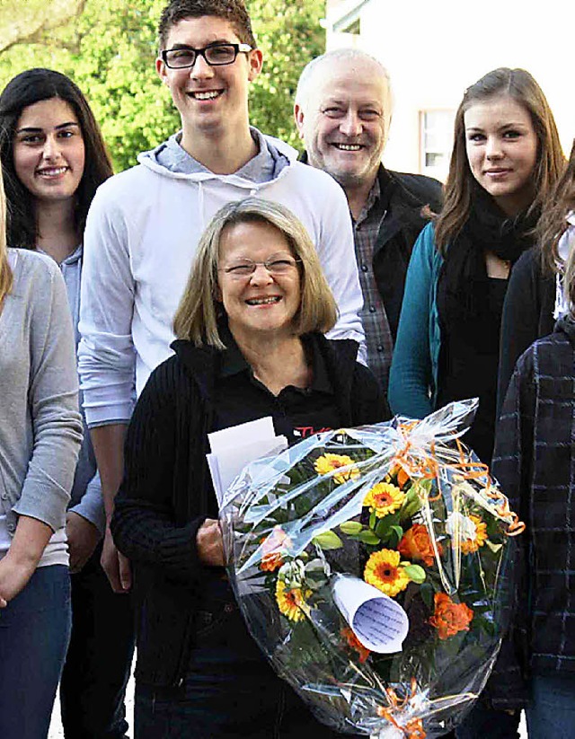 Inge Czerwenka im Kreise des Abschiedkommitees   | Foto: sss