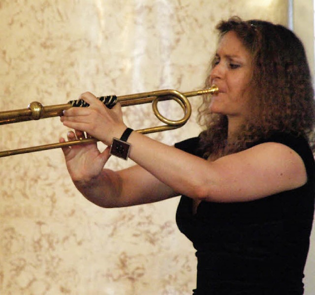 In der ersten Hlfte des Programms spi...Fruzsina Hara auf einer Barocktrompete  | Foto: Karin Stckl-Steinebrunner