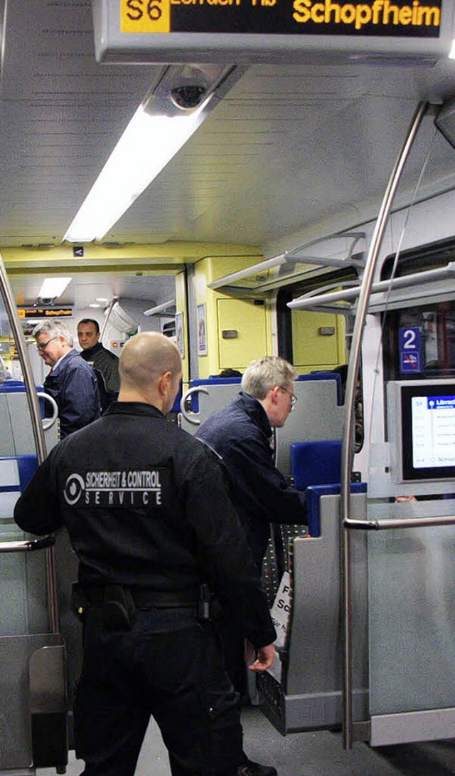 Mehr Sicherheitspersonal ist abends au...t an Wochenenden in der Regio-S-Bahn.   | Foto: SBB Deutschland