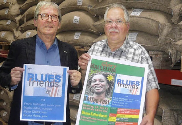 Werben fr das Kaffeefest: Bruno Haas ...gefllten Rohkaffeelager in Langenau.   | Foto: Klaus Brust