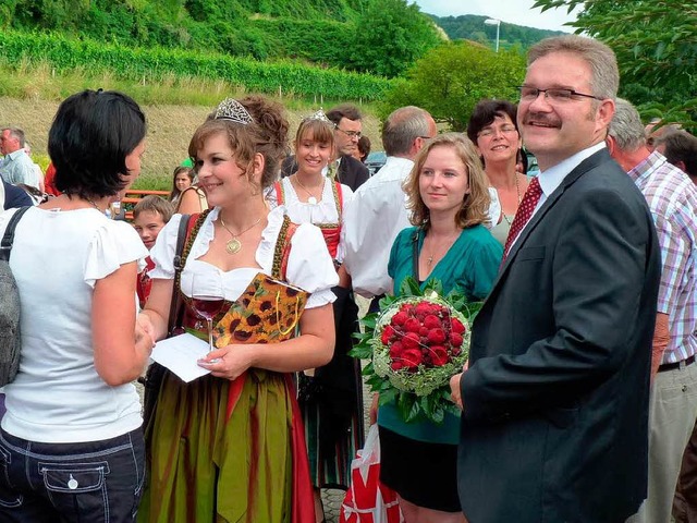 Herzlicher Empfang fr die Badische We...hausen.  Vater Harald hlt die Blumen.  | Foto: Christel Hlter-Hassler