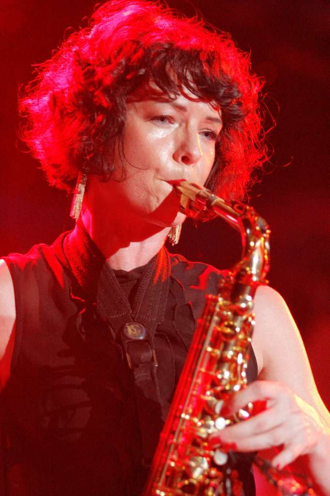 Jorja Chalmer: deutliche Saxofonakzente