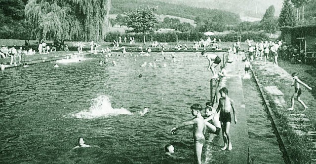 Das Sulzer Schwimmbad, 1936 eingeweiht... wie die historische Aufnahme zeigt.    | Foto: Repro: Wolfgang Beck