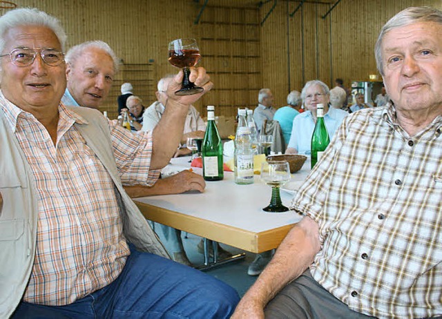 Otmar Mutter (rechts) und Hans Jakob w...Seniorenausflug der Gemeinde Ihringen.  | Foto: elisabeth jakob-klblin