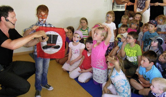 Kindergarten Simonswald - Der Zauberer...el Spa mit ihm beim Kindergartenfest.  | Foto: Wehrle Hans-Jrgen