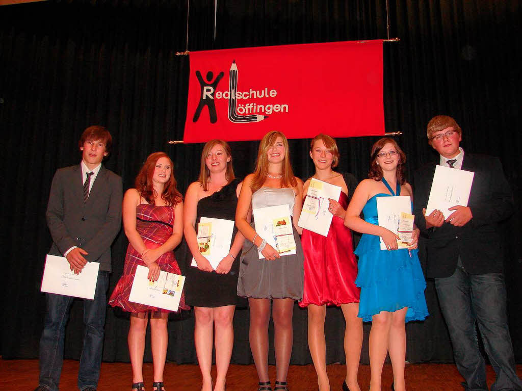 Sie lieen den Gesamtnotendurchschnitt in die Hhe schnellen: die Preistrger um Benjamin Hohloch, Linda Fler, Linda Drescher, Luisa Oster, Juliane Happle, Kerstin Ganter und Manuel Faller (von links).