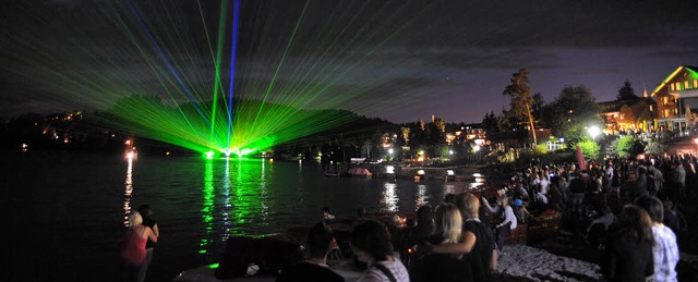 Eine Lasershow ber dem Titisee war de...hluss des gelungenen Seenachtsfestes.   | Foto: Philippe Thines