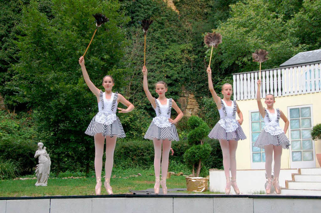 Ballett-Soire in passendem Rahmen: Die Ballettschule Heidrung SChne im Theater im Steinbruch