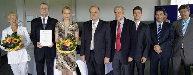 Peter Osypka (Zweiter von links) mit s...(Elektrotechnik und Informationswesen)  | Foto: hochschule