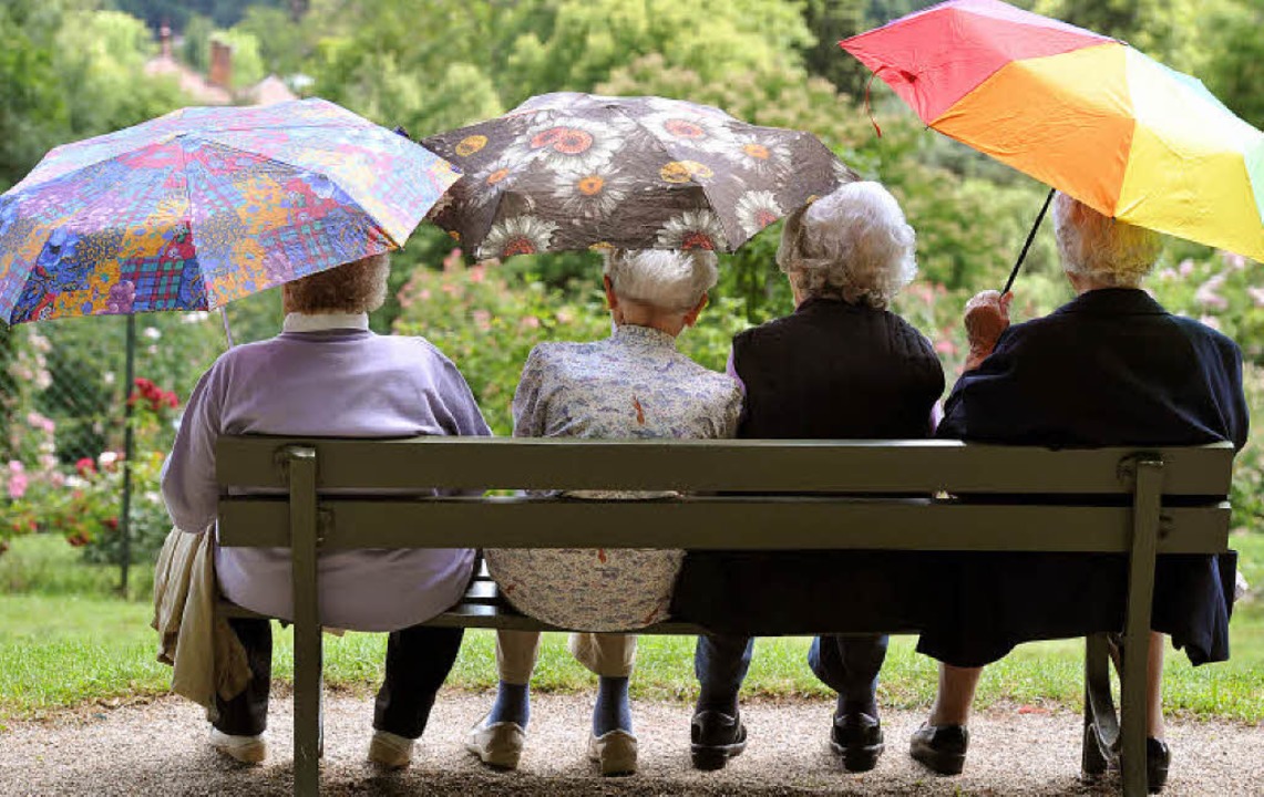 Denzlingen will Angebote fr ltere Menschen besser abstimmen.   | Foto: DPA