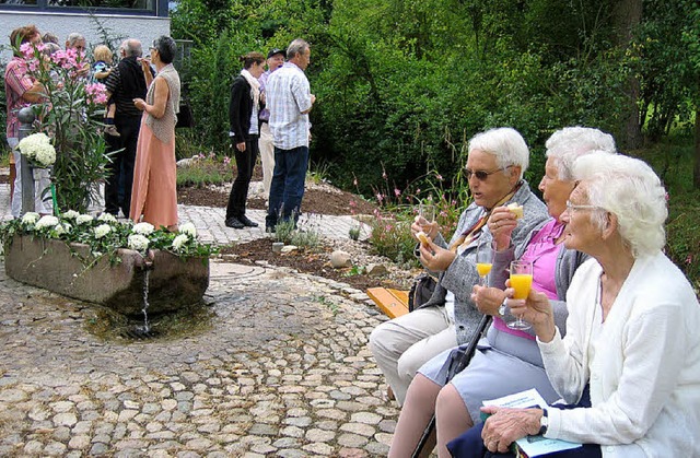 Nach  dem  Festgottesdienst  wurde  in...  kleinen  Feierstunde    eingeweiht.   | Foto: Ingeborg Grziwa