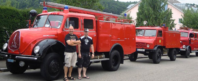 Oldtimer-Feuerwehrtreff vor der alten Schmiede in Nollingen  | Foto: Jutta Rogge