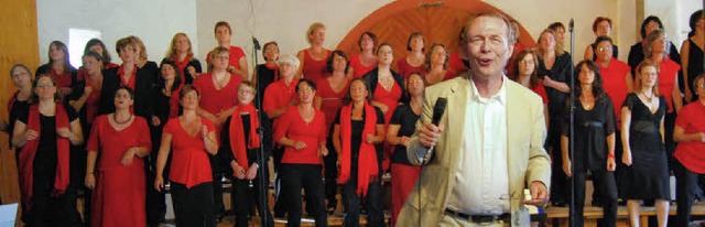 Karl Gehweiler singt das Solo im afrik... Vangeri untersttzt vom Projektchor.   | Foto: Danielle Hirschberger