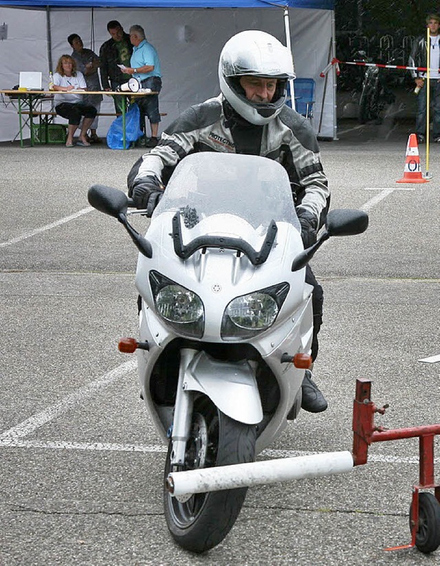 Um Punkte zur  Sdbadischen Meistersch...Motorrder unter der Flagge des ADAC.   | Foto: Ritter