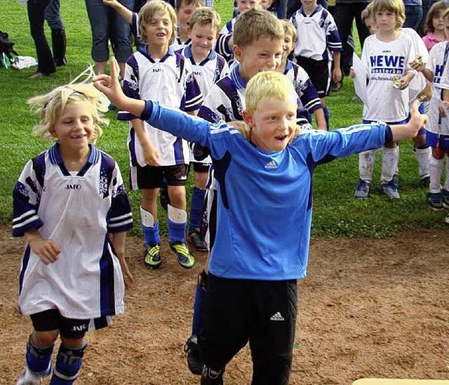 Siegesjubel bei den Bambini des SV Rust.   | Foto:  Bernhard Hartung/Verein