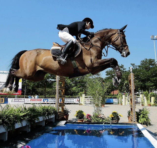 Nathalie Schrempp und Pferd ber dem W...1; eine Momentaufnahme vom Jahr 2010.   | Foto:  Peter Aukthun (A)