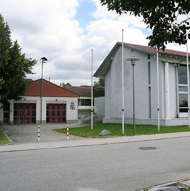 Zuerst sollen die Sanierungsmanahmen ...nommen werden, dann am Feuerwehrhaus.   | Foto: Cremer