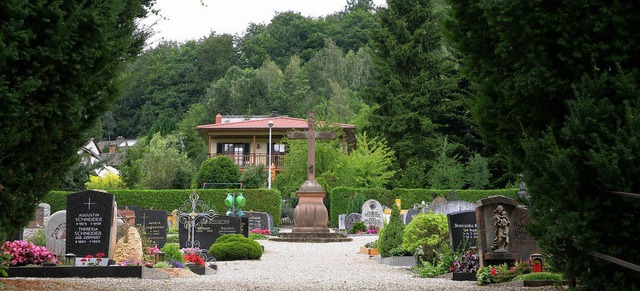 Friedhofidylle in Ettenheimmnster. Na...ainer fr Grnabflle   gebaut werden.  | Foto: Decoux-KOne