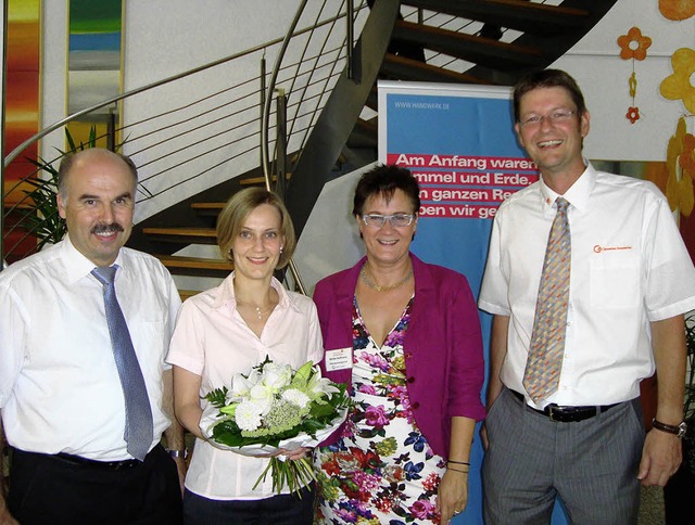 Zum Erfolg gratulierten Susanne Harter...be-Akademie Offenburg, Dirk F. Gebert.  | Foto: pr