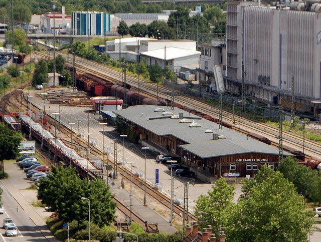 Autozug-Station Lrrach: Wenig einladend   | Foto: Nikolaus Trenz