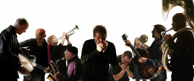 Spielen vier Blasinstrumente, zwei Mun...nikas und anderes mehr: Hazmat Modine   | Foto: pro