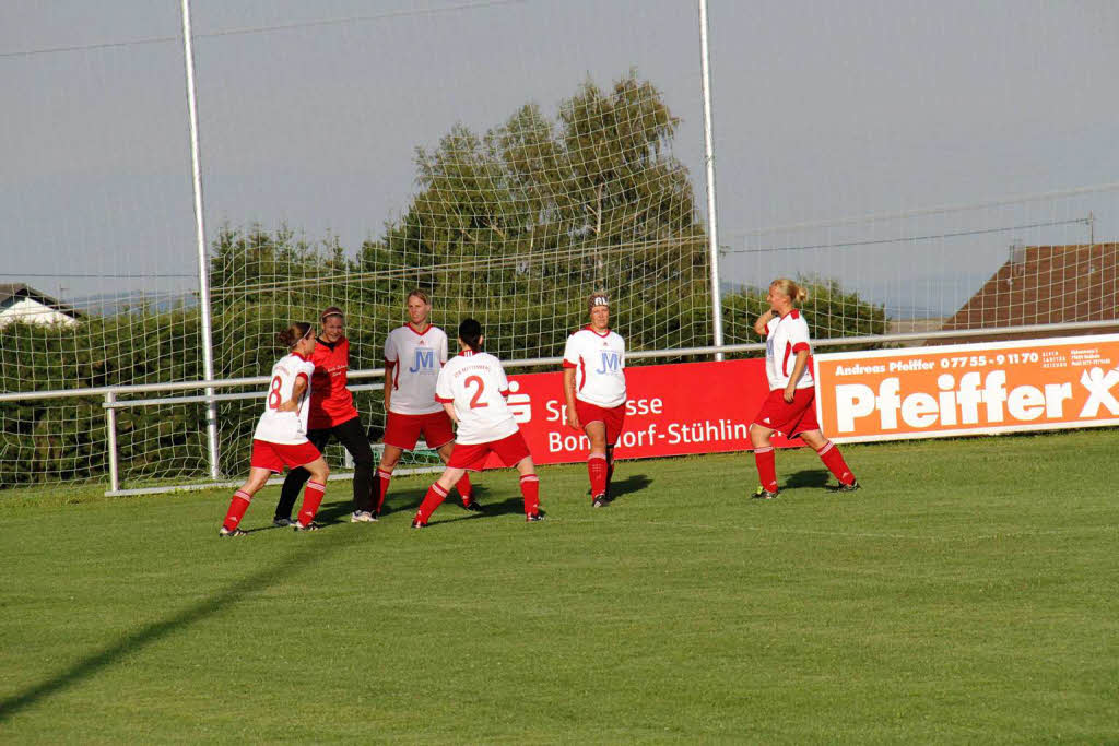 Die Mettenberger Damenmannschaft bereitet sich auf das Spiel gegen Riedschingen vor