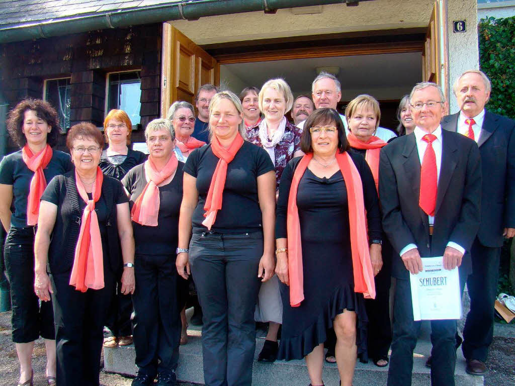 Das 50 jhrige Bestehen der  Feuerwehr Ebnet wurde gebhrend gefeiert. Der Gottesdienst wurde vom Singkreis Ebnet unter der Leitung von  Hermann Schmitt an der Orgel und Gastsngern begleitet.