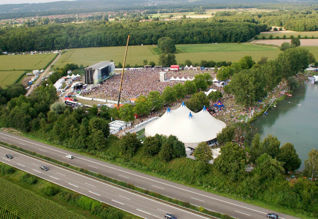 Massig Besucher, massig Zelte beim Sea of Love