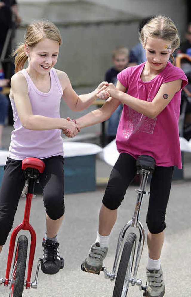 Das Einradfahren muss gelernt werden. ...inne des Wortes Zirkus machen mchte.   | Foto: christoph  breithaupt