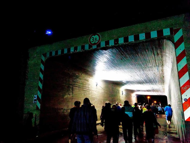 Vor diesem Tunnel stauten sich vorbergehend die Besucher.  | Foto: Dominic Rock