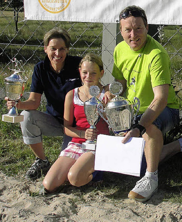 Der Skiclub Altglashtten ehrte mitten...lpin). Es fehlt Marlene Thoma (Alpin).  | Foto: Tina Httich