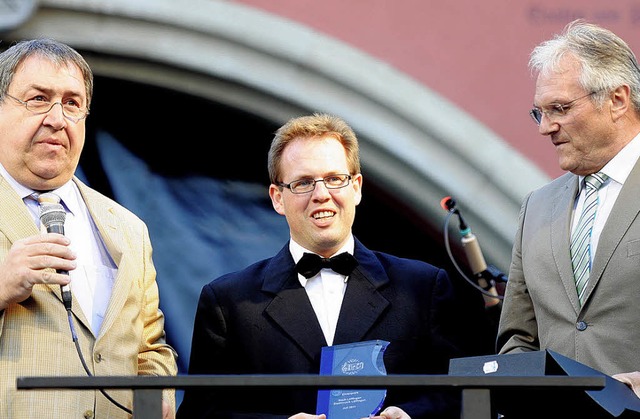 Rudolf Gwinner (links) und Norbert Bru...222;Dirigenten des Jahres 2011&#8220;.  | Foto: Philippe Thines