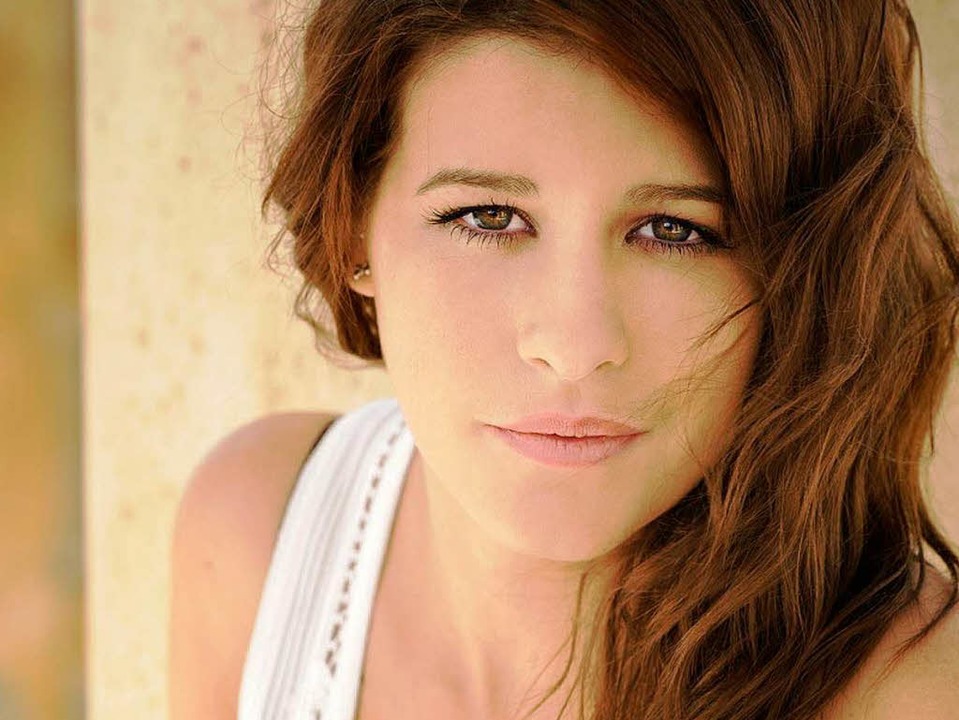 Nora Wenk aus Bamlach ziert Cover von ÖzdemirBuch Bad Bellingen