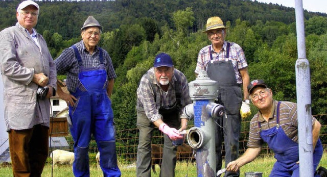 Die Hydrantensanierer der Rickenbacher...tter, Albert Albiez und Franz Albiez.   | Foto: WOLFGANG ADAM