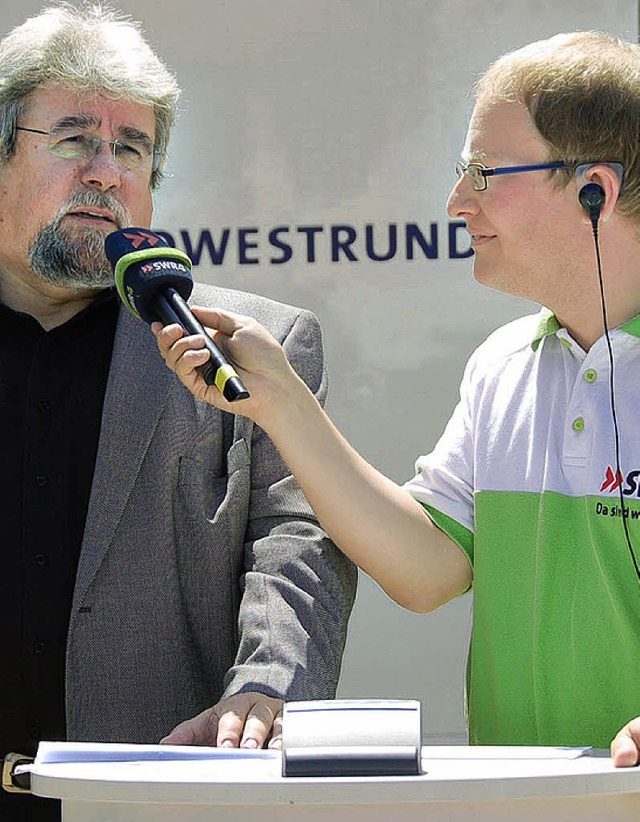 Radiomacher vor Ort: Die SRW4- Sommertour bei ihrem Stopp in Kandern.   | Foto: M. Mayer