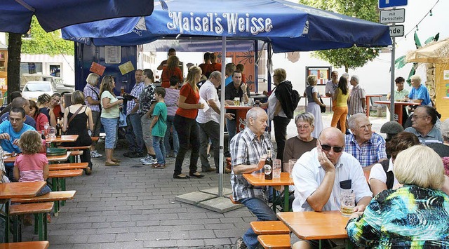 Den Rettich lieen sich die Besucher s...ider lachte nur am Samstag die Sonne.   | Foto: Hans-Jrgen Hege