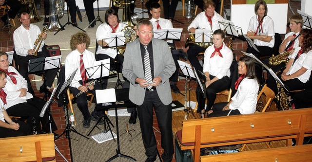 100 Jahre Kirchengemeinde Fahrnau/Krn...sch begleitet vom Musikverein Fahrnau.  | Foto: Heiner Fabry