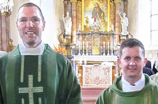 Pfarrer Michael Gartner (rechts) wurde von Pfarrer  Fortmann verabschiedet.  | Foto: SeelsorgeeinhEit