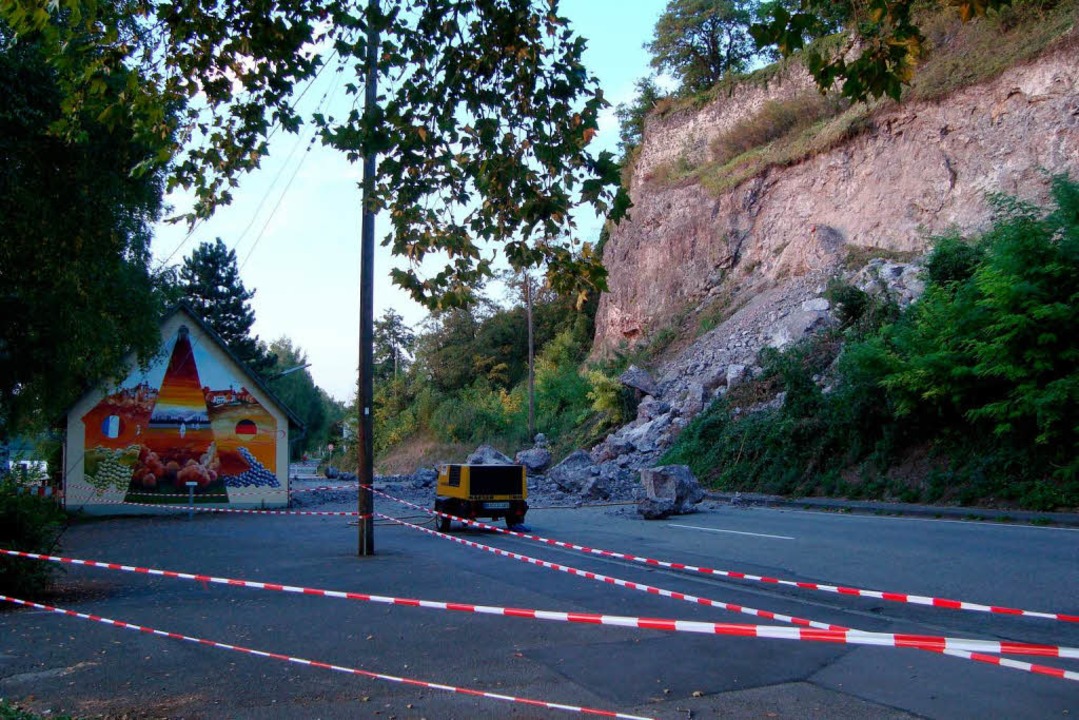 Nach dem Felssturz im September 2009: ...ckliche Fgung wurde niemand verletzt.  | Foto: hans-jrgen trul