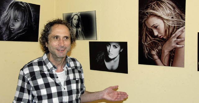 Eckhard Faisst stellt im &#8222;Brunnenstble&#8220; seine Fotos aus.   | Foto: Roland Vitt