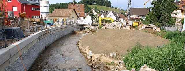 Betrieb herrscht wieder auf der Kander...ng des knftigen Hochwasser-Bypasses.   | Foto: Markus Maier