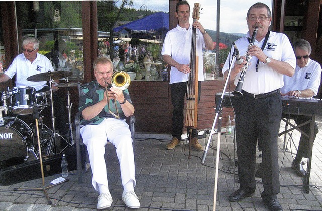 Hawe Schneiders letzter Auftritt am 4....er Black Forest Jazz Band in Titisee.   | Foto: privat