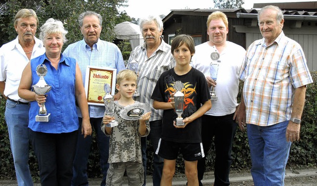 Zuchtwart Heinz Drler (links) und Vo...und Thomas aus den Erlen (von links).   | Foto: Claudia Leber