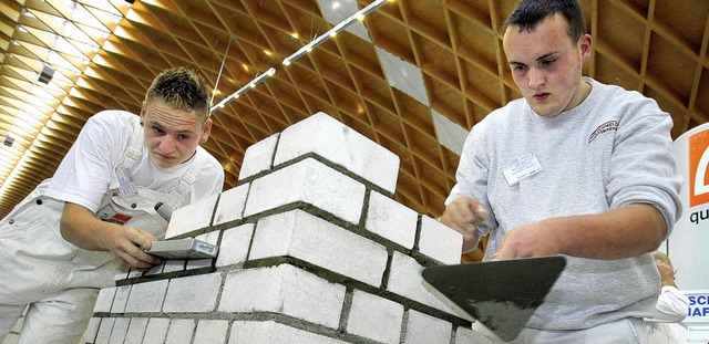 Eine gute Ausbildung ist auch bei der Bauinnung das A und O.   | Foto: dpa