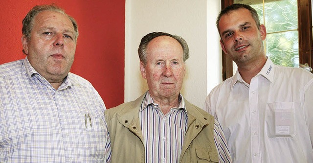 Michael Bhrer (links) und Markus Beck... neuen Ehrenmitglied des TTC Altdorf.   | Foto: Sandra Decoux-Kone