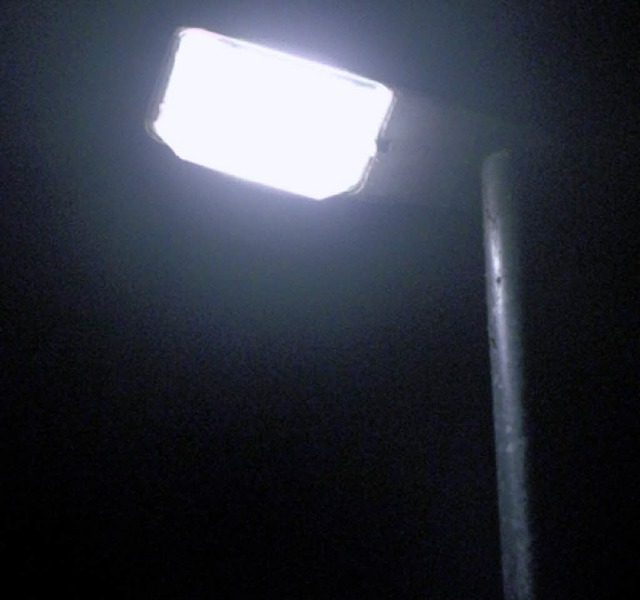 Mit LED-Lampen werden die Straen beleuchtet.   | Foto: Wolfgang Roth