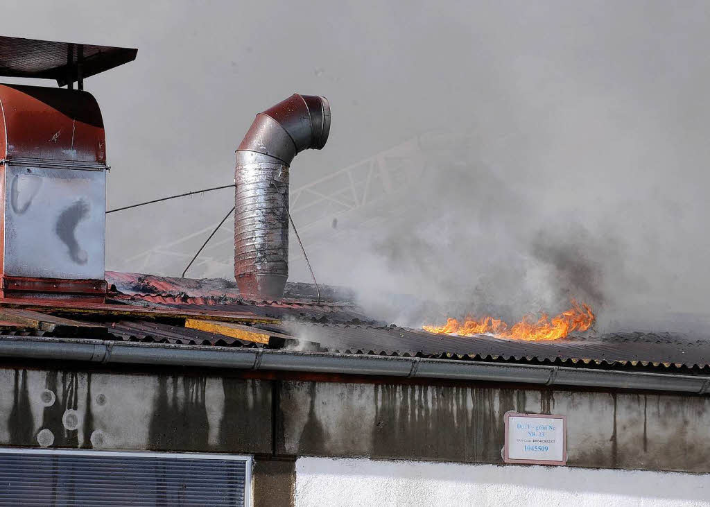 In den Gutta-Werken in Schutterwald hat es einen Großbrand gegeben. In den Gutta-Werken in Schutterwald hat es einen Großbrand gegeben.