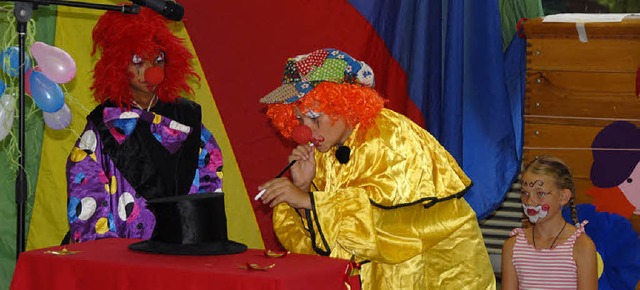 Clownereien bestimmten die Show der Zirkus AG.   | Foto: Roland Vitt